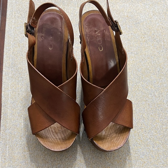 ❤️Aldo Celaria White Wedge Sandals - Picture 3 of 16